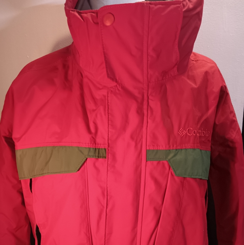 Columbia Vibrant Red Jacket with Olive Details Mens Size Xl.